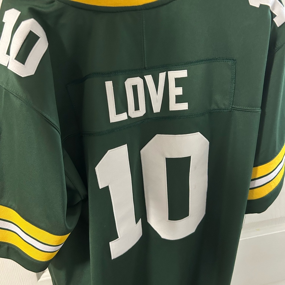 Jordan Love Jersey - Picture 4 of 6